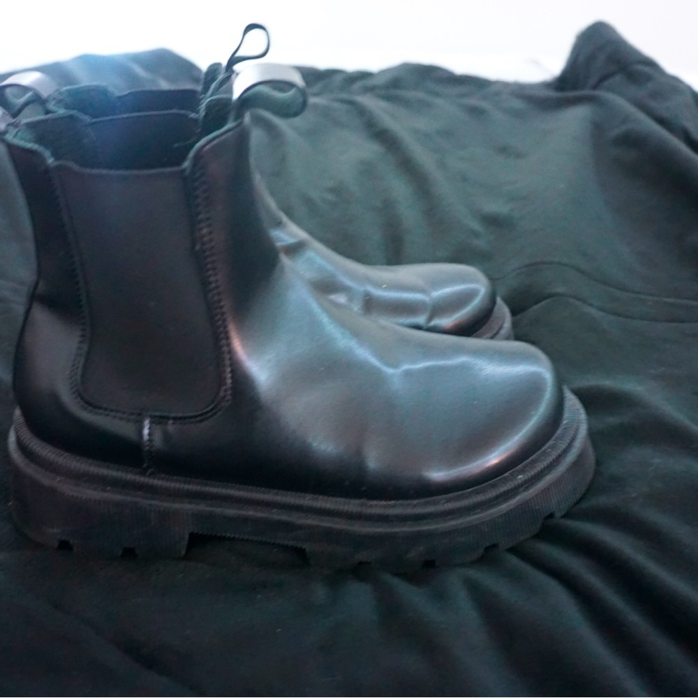 Chelsea boots size 7m